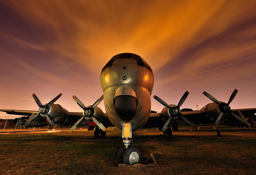 Stratotanker, fotografía nocturna y light painting de Mario Rubio