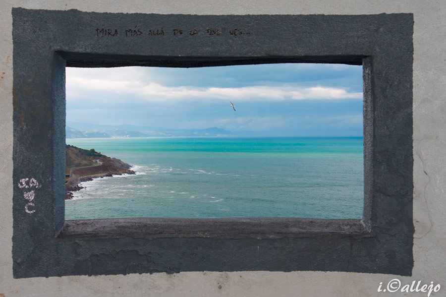 Fotografía reto 14: Enmarcado natural, José Ignacio Callejo: Mira más allá de lo que ves...