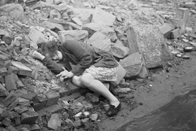 Fotografía de Henri Cartier-Bresson, Dessau (Alemanía, 1945)