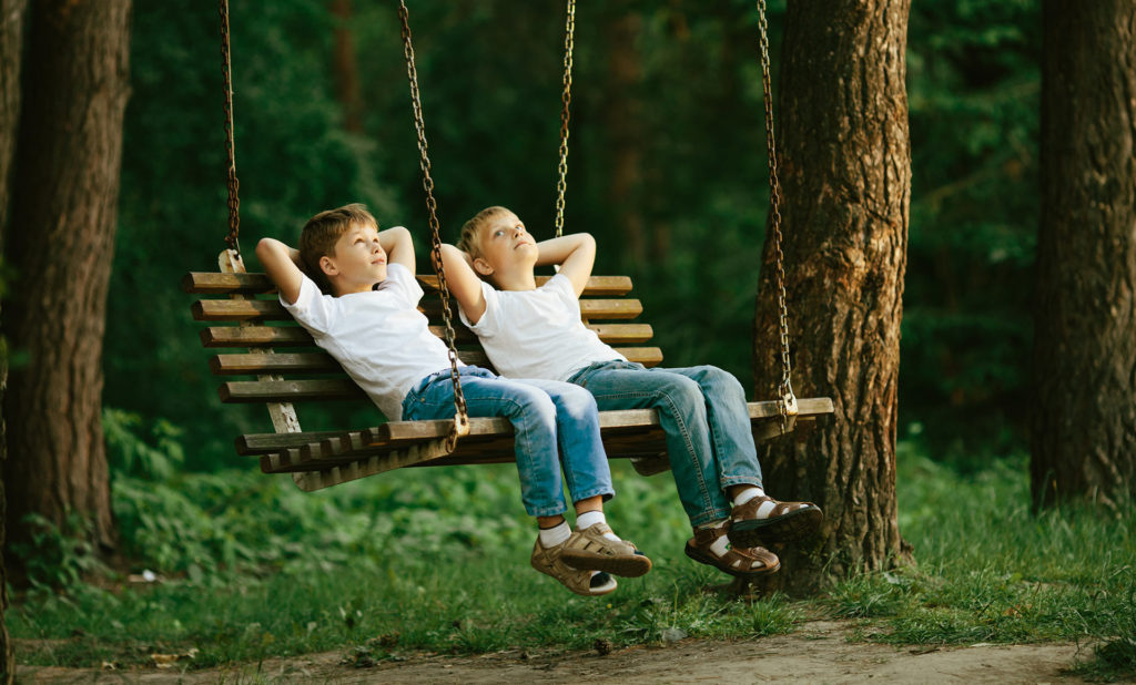 Niños soñando, imaginación, sueños